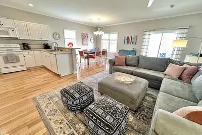 Image de Beautiful Pet friendly Townhouse with a Community Pool!