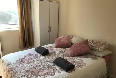 Image de a cosy 4 bedroom flat close to city centre