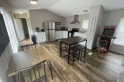 Image de Cedar Point, Summit Race, Kalahari King Bed with Pop A shot Arcade game