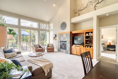 Image de Babbling Brookside 1 1/2 block to Splash Park and Lakeside Pool, Sports center