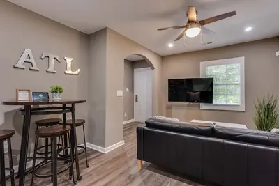 Image de Minutes from downtown - The Beltline Hideaway