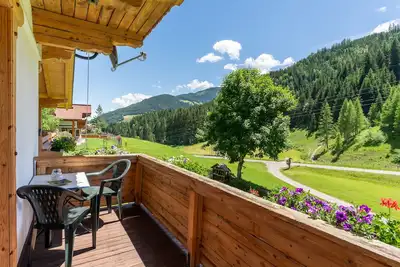 Image de Appartement avec terrasse et local à skis