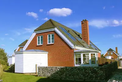 Image de Schönes Ferienhaus aus Stein mit 2 Duschbädern, Sauna, Whirlpool und Ofen