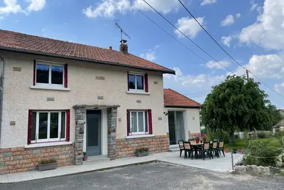 Image de Gîte Chez Mamie avec jardin et terrasse, proche Vichy