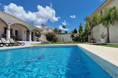 Image de Beautiful villa with private pool and garden
