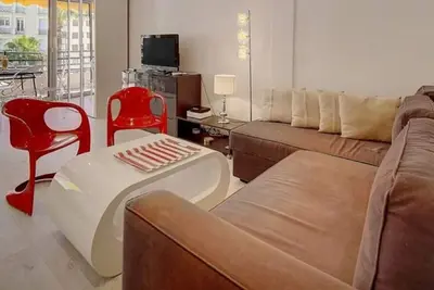 Image de Studio Moderne Lumineux Proche Croisette A0b132