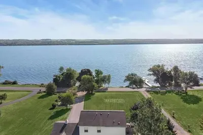 Image de Charming 4-Season Cayuga Lake House near Sheldrake Point! !