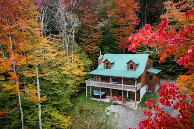 Image de Leaf Peeper’s - Huge deck, pizza oven, Pac-Man!