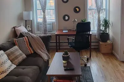 Image de Bright & Cozy East Williamsburg 2 Bedroom Apartment
