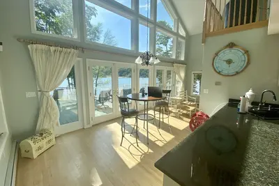 Image de Amazing Lakefront Property