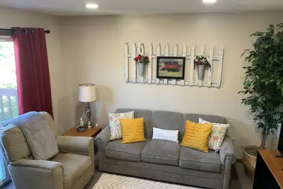 Image de Country apartment less than a hour to Cleveland, Akron, Mohican & Amish Country!