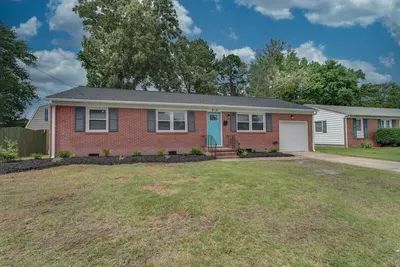 Modern Hampton Home! Prime Location!
