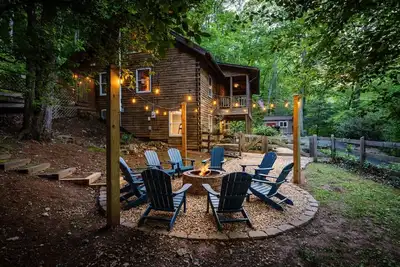 Image de Ski Wintergreen • Wine & Brew Trail Mountain Cabin