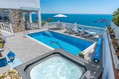 Image de Villa \"Buganvilla\" avec vue sur mer, piscine, bain à remous, terrasses et jardin