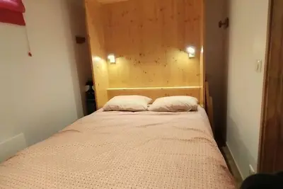 Image de Appartement refait à neuf. Il se situe à 150 mètres des pistes, en face des comm
