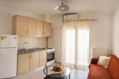 Image de Modern Apartment - 5min walk to beach - Ac - Wifi