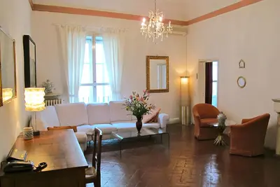 Image de élégante 6 pièces. -Apt. dans la hist. Palazzo, deux terrasses sur deux niveaux, situé au centre