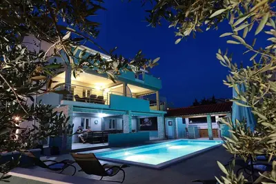 Image de Villa Barbara 1 - Premium apartment for five with a pool and sun deck