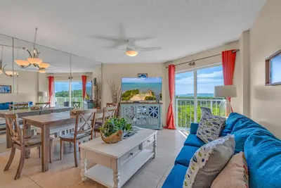 Image de Ocean Pointe 2br Retreat Ocean View, Pool, Marina & Resort Amenities