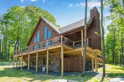 Image de Hearthstone | Brand New Log Home, Near Wisp Resort