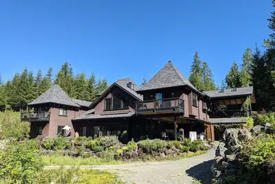 Image de Secluded lodge apt with hot tub in Cascade Mtn foothills Sultan Wash. Sleeps 4.