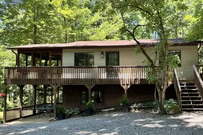 Image de Happy mtn. home, enjoy 7 acres & 2 ponds, 1/2 mile to DuPont State Forest gate!