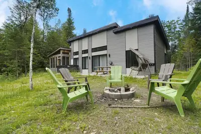 Image de Chalet L'Hérisson (Lakefront, Spa, Bbq, forest)