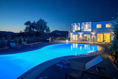 Image de Five Stars Villa Corfu - 2 swimming pools 1 heated - tennis court