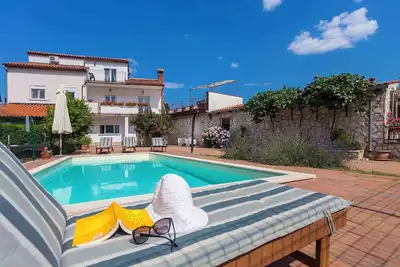 Image de Maison de vacances avec piscine extérieure