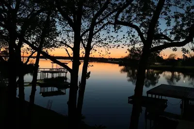 Image de Trinity Chalet, Lakefront Downstairs Home w/, Covered Patio! Sleeps 3
