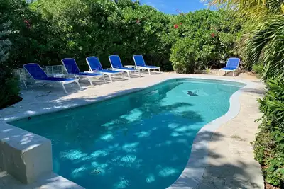 Image de Grace Bay Beachwalk Villa with 2 Bedrooms, shared Pool and private Deck