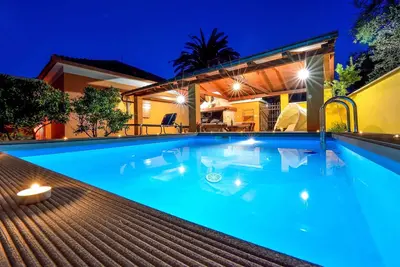 Image de Villa avec piscine et climatisation
