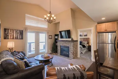 Image de The Granby Mountain Getaway at Base Camp One - Where Adventure Meets Relaxation