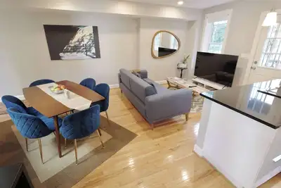 Image de Luxury Flat | Near Capitol + Metro | Sleeps 6