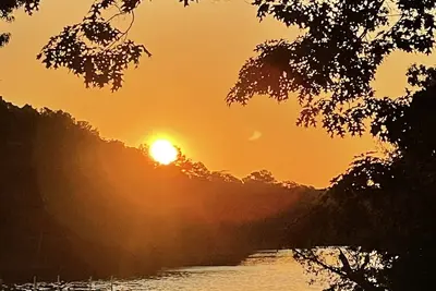 Image de Relaxing Private Riverfront Retreat with Beach and Private Dock