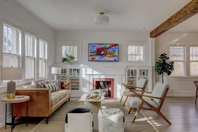 Image de Beautiful & Bright - Walk to Ou & The Mont - King Bed, 3 Bedrooms, Fresh Remodel