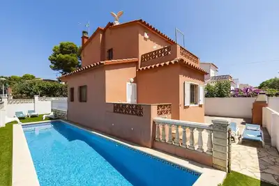 Image de Ref. CAMÓS: Villa avec piscine privée à seulement 250m de la plage!