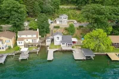 Image de Lake Haven: Cozy Wine Trail Home with Bonus Suite