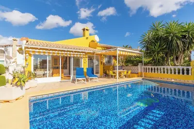 Villa Casa dos Leones avec vue sur mer, piscine, climatisation, Wi-Fi, jardin et terrasse