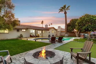 Image de Modern Arizona Oasis with Heated Pool and Putting Green