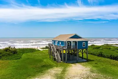 Image de Camelot - Huge fenced Beachfront Lot! 2 bedroom, budget friendly!