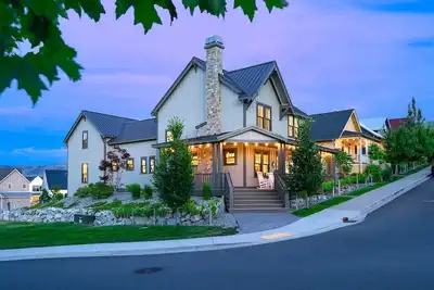 Image de Welcome to Yellowstone at The Lookout at Lake Chelan