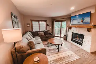 Updated Condo, Prime Location, Gas Fireplace
