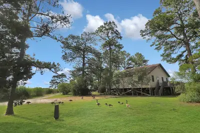 Image de Shady Grove - Water views, Fireplace!