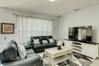 Image de Villa in Gated Community 2miles to Disney