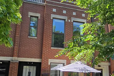 Image de Amazing & Spacious 3 bed / 2 Bath Townhome Near Downtown, Steps from the train!