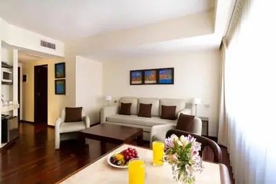 Image de Peaceful 1 Bedroom Condo with 5 Minute Walk to Puerto Madero