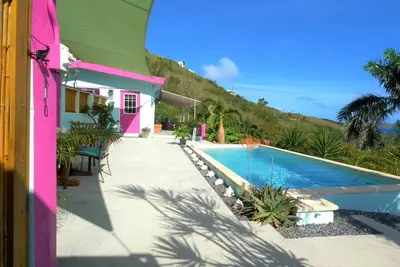 Image de Paradise Solitude, Gated, private home with pool and ocean views!