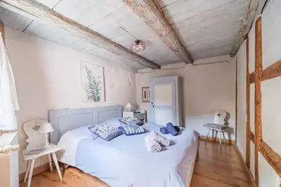 Image de Gîte au 1er étage maison alsacienne de 1686 avec parking