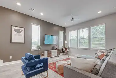 Image de Chic 3b/3b Townhome By MedCenter ~Downtown~Midtown